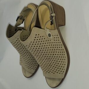 Marc Fisher Laser Cut Block Heel Open Toe  Sandal Shoe 8M Casual